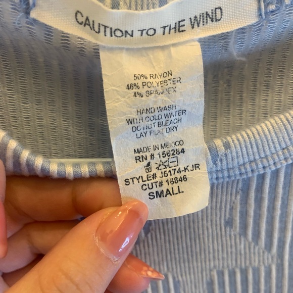 Caution to the Wind tank top! Size S. - Picture 6 of 6